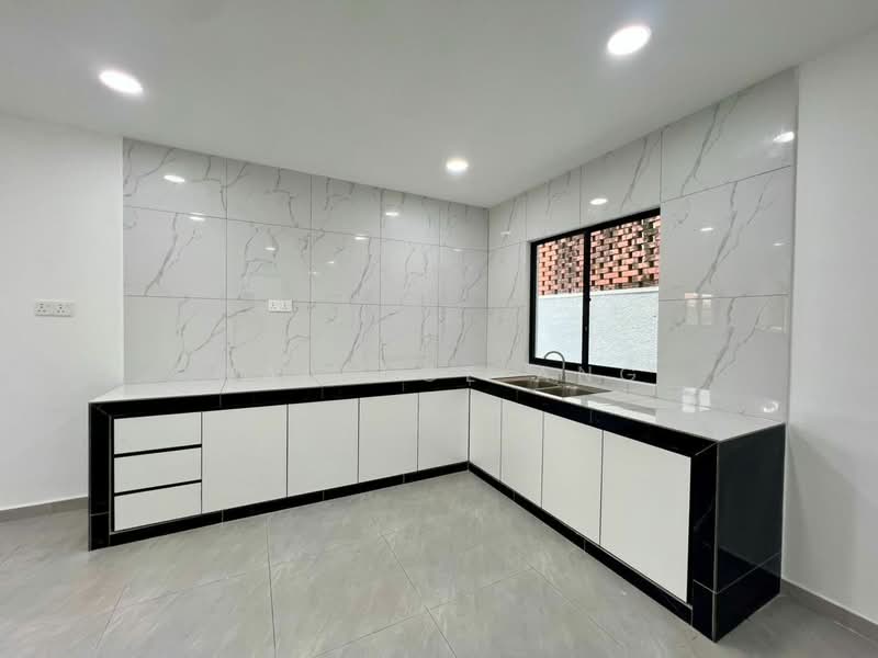 Taman Perling untuk Untuk Dijual - RM 1,180,000, Feb 2026 - Kitchen - PropertyGuru.com.my
