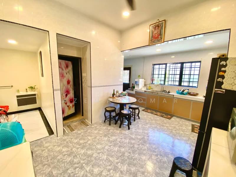 [20x80 - Fully Renovated] 1-Storey Jalan Loyang Taman Melawis, Klang untuk Untuk Dijual - RM 519,000, Mac 2026 - Kitchen - PropertyGuru.com.my
