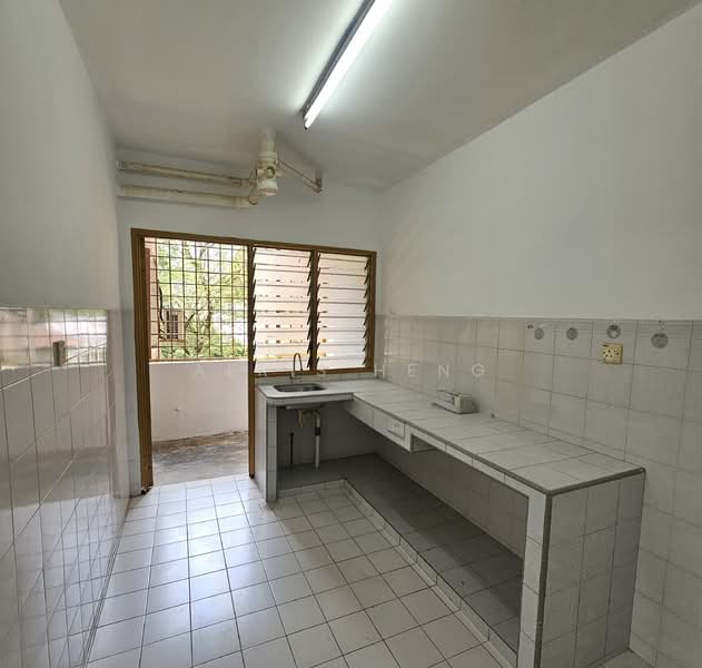 Jade Tower (Menara Jade) untuk Untuk Dijual - RM 300,000, Feb 2026 - Kitchen - PropertyGuru.com.my