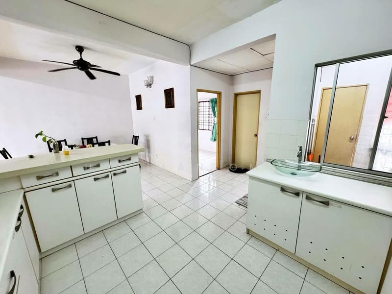 2-storey Terraced House for Sale in Bangi (Selangor) - Hazeman Omar - Kitchen - PropertyGuru.com.my