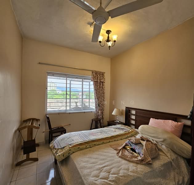 Apartment for Sale at Taman Lembah Maju 600 Apartment - Aeris Heng - Bedroom - PropertyGuru.com.my
