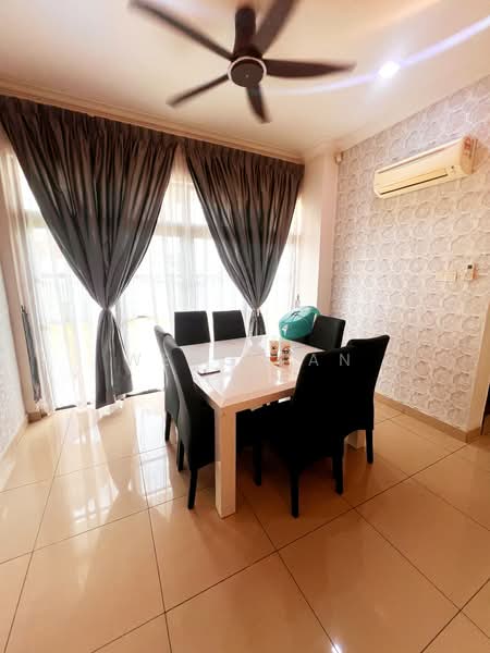 2-storey Terraced House for Rent in Laman Glenmarie (Shah Alam) - Weng Tan - Dining Room - PropertyGuru.com.my