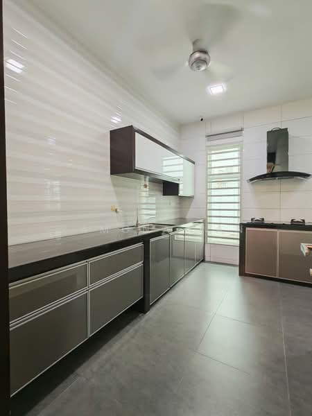 2.5-storey Terraced House for Sale in Ayer Leleh (Melaka City) - Ramona Tan - Kitchen - PropertyGuru.com.my