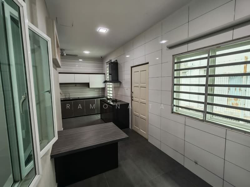 2.5-storey Terraced House for Sale in Ayer Leleh (Melaka City) - Ramona Tan - Kitchen - PropertyGuru.com.my
