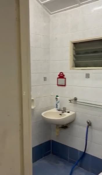 2-storey Terraced House for Rent in Rawang (Selangor) - Zev Azez - Bathroom - PropertyGuru.com.my