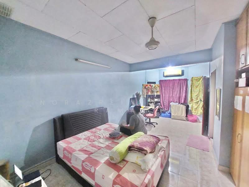 Taman Koperasi Polis Fasa 2 untuk Untuk Dijual - RM 519,000, Feb 2026 - Bedroom - PropertyGuru.com.my