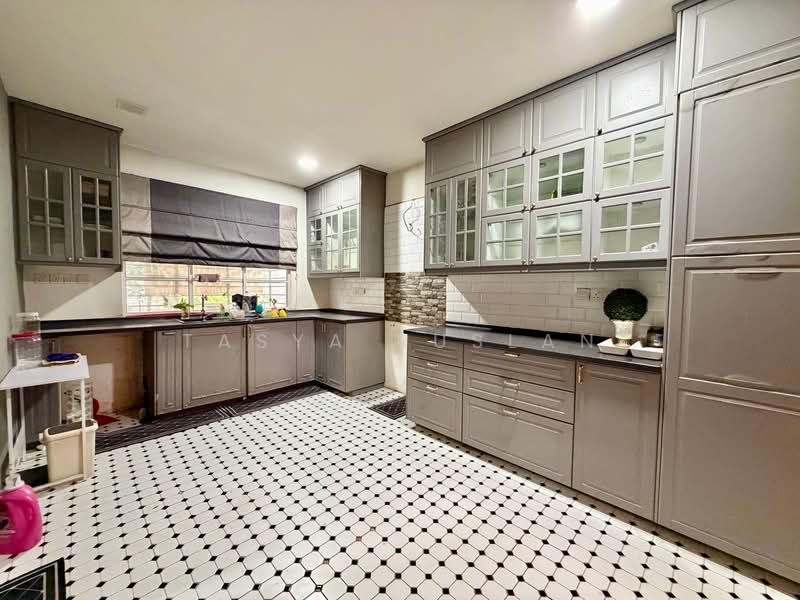 Seksyen 4 untuk Untuk Dijual - RM 800,000, Mac 2026 - Kitchen - PropertyGuru.com.my