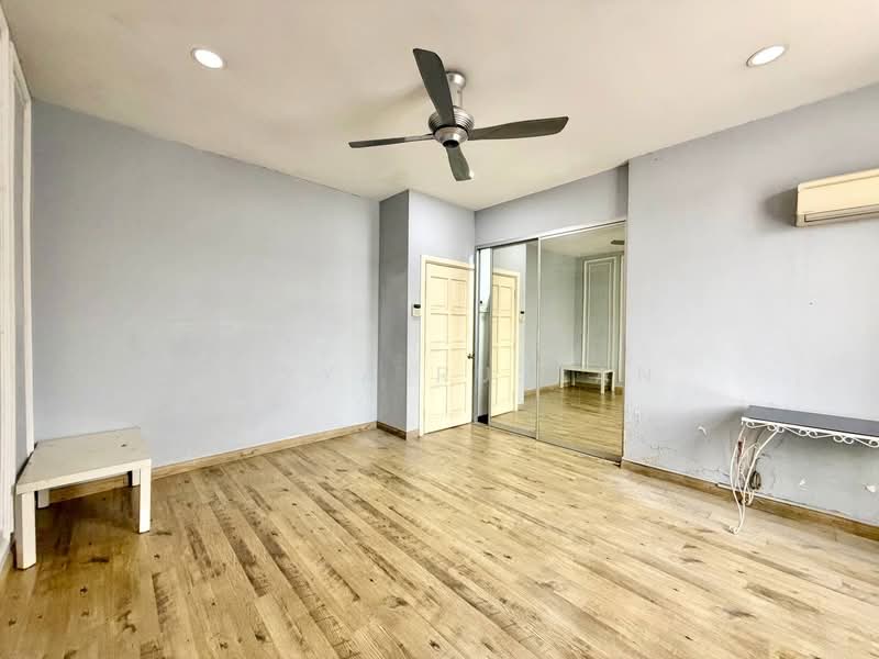 Seksyen 4 untuk Untuk Dijual - RM 800,000, Mac 2026 - Bedroom - PropertyGuru.com.my