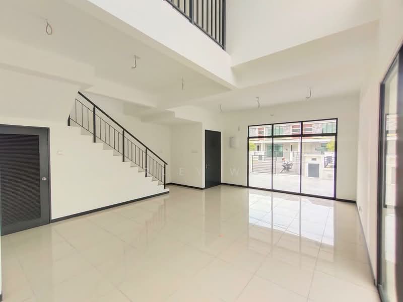 Jalan Saujana Perdana 4B untuk Untuk Dijual - RM 800,000, Feb 2026 - Living Room - PropertyGuru.com.my