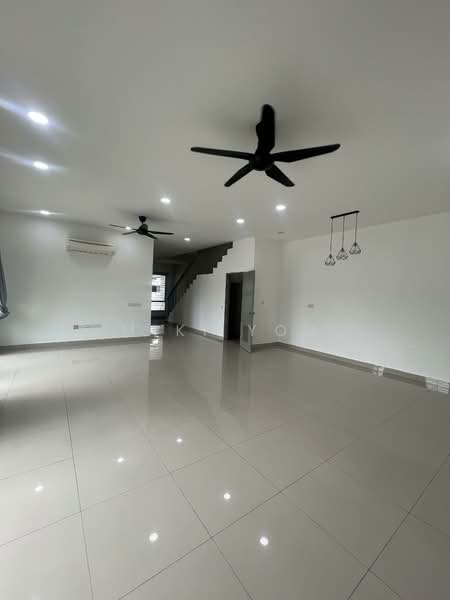 2-storey Terraced House for Rent in Bandar Rimbayu (Telok Panglima Garang) - Miki You - Living Room - PropertyGuru.com.my