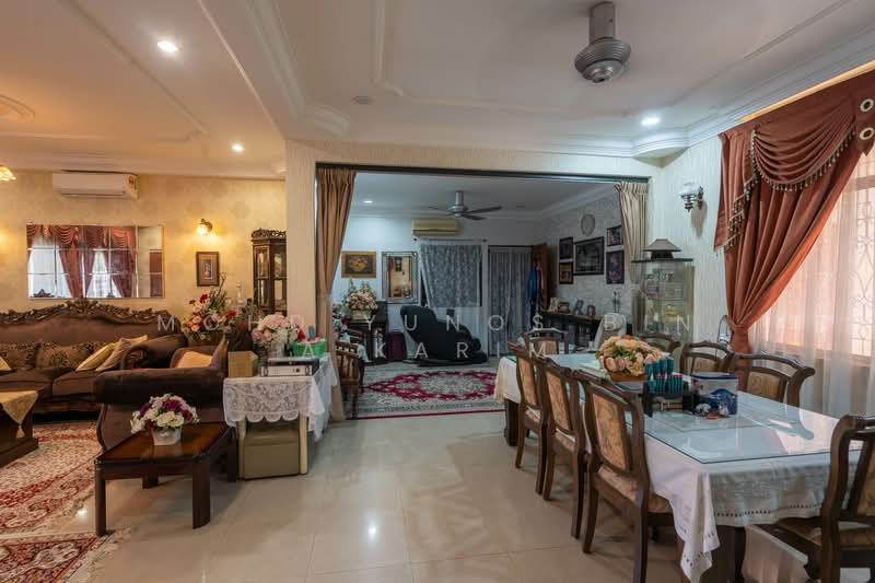 Bungalow for Sale in Shah Alam (Selangor) - Mohd Yunos Bin A.Karim - Living Room - PropertyGuru.com.my