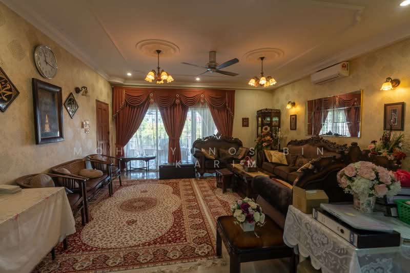 Bungalow for Sale in Shah Alam (Selangor) - Mohd Yunos Bin A.Karim - Living Room - PropertyGuru.com.my