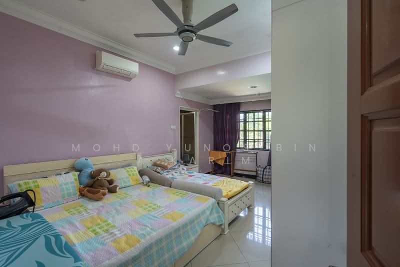 Bungalow for Sale in Shah Alam (Selangor) - Mohd Yunos Bin A.Karim - Bedroom - PropertyGuru.com.my