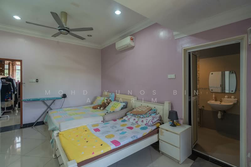 Bungalow for Sale in Shah Alam (Selangor) - Mohd Yunos Bin A.Karim - Bedroom - PropertyGuru.com.my