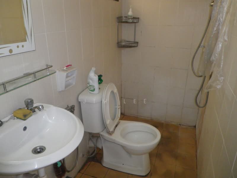 Townhouse for Rent in Batu Caves (Selangor) - Jim Lee - Bathroom - PropertyGuru.com.my