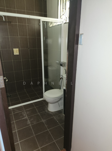 Bungalow for Sale in Taman Yarl (Jalan Klang Lama (Old Klang Road)) - Daphne Lim - Bathroom - PropertyGuru.com.my