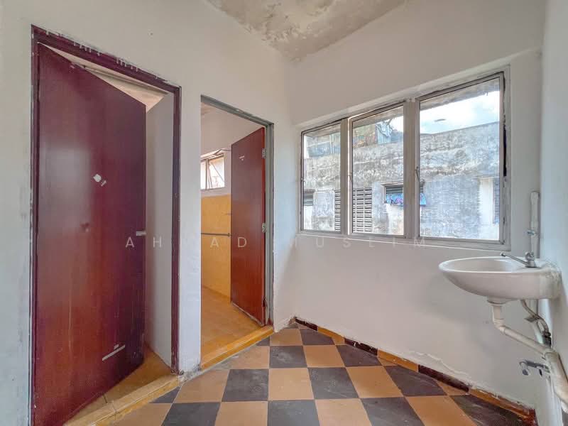 Townhouse for Sale in Taman Sri Watan (Ampang) - Ahmad Muslim - PropertyGuru.com.my