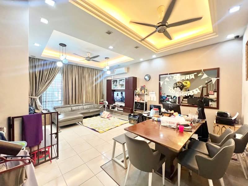 2-storey Terraced House for Sale in Setia Alam (Selangor) - Tengku Zairi - Living Room - PropertyGuru.com.my