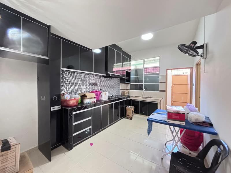 Taman Psj untuk Untuk Dijual - RM 300,000, Feb 2026 - Kitchen - PropertyGuru.com.my