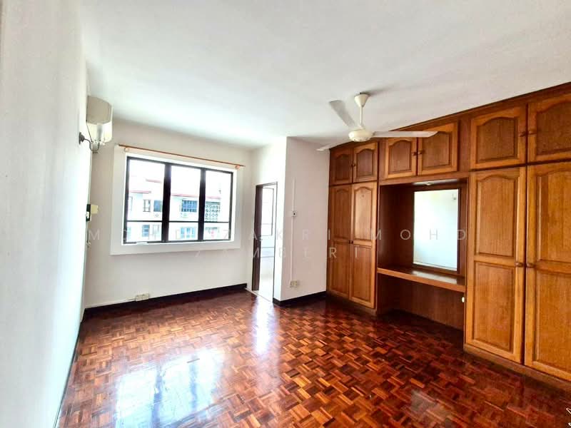 Condominium for Sale at Sri Ayu - Mohd Zakri Mohd Zamberi - Bedroom - PropertyGuru.com.my
