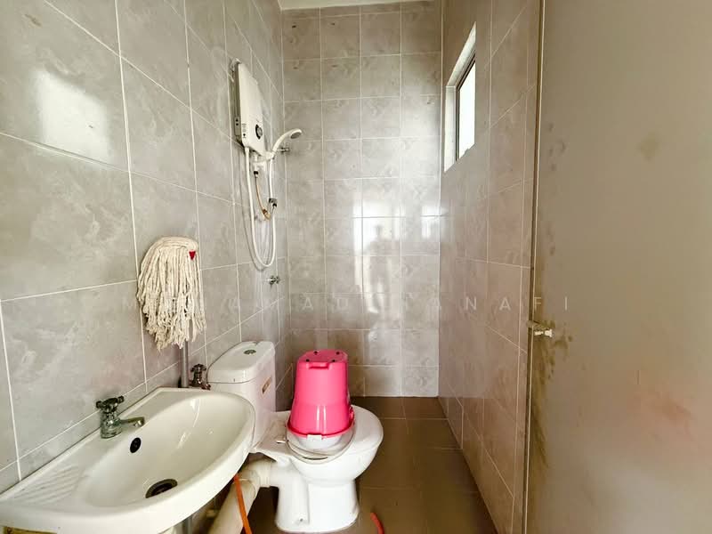 Apartment for Sale at Taman Impian Putra - Mohamad Hanafi - Bathroom - PropertyGuru.com.my