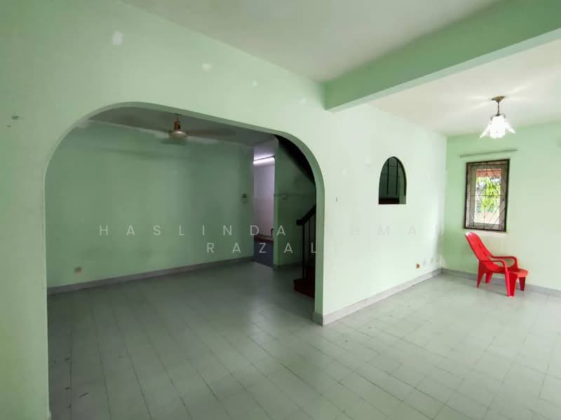Terraced House for Sale in Kelana Jaya (Petaling Jaya) - Haslinda Ahmad Razali - Living Room - PropertyGuru.com.my