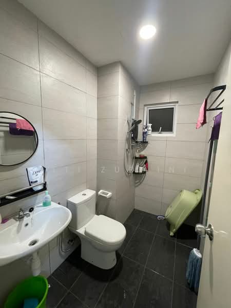 Service Residence for Rent at Residensi Rimbun @ Canopy Hills - Siti Zuraini - Bathroom - PropertyGuru.com.my