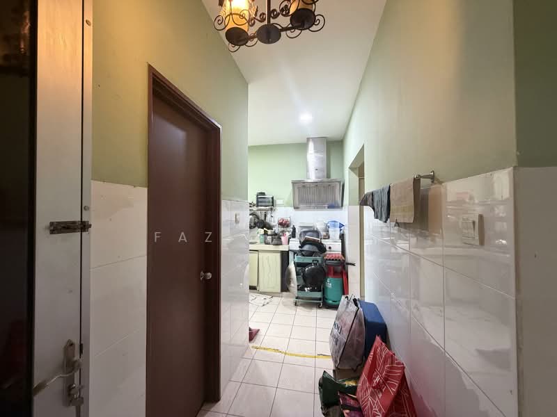 3-storey Terraced House for Sale in Denai Alam (Shah Alam) - Fazie Noor - Kitchen - PropertyGuru.com.my