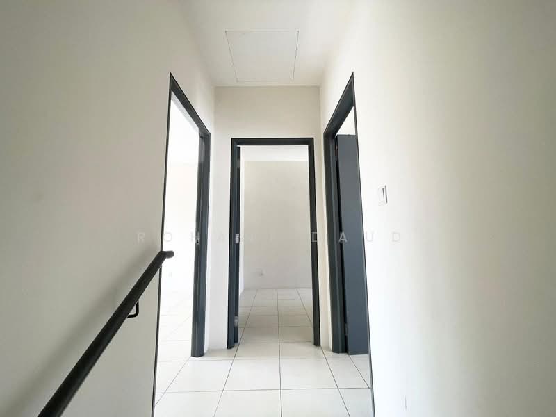 2-storey Terraced House for Rent in Dengkil (Selangor) - Rohani Daud - Corridor - PropertyGuru.com.my