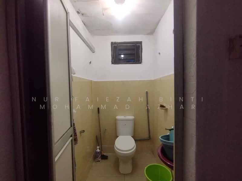 Taman Johor Jaya untuk Untuk Dijual - RM 375,000, Feb 2026 - Bathroom - PropertyGuru.com.my