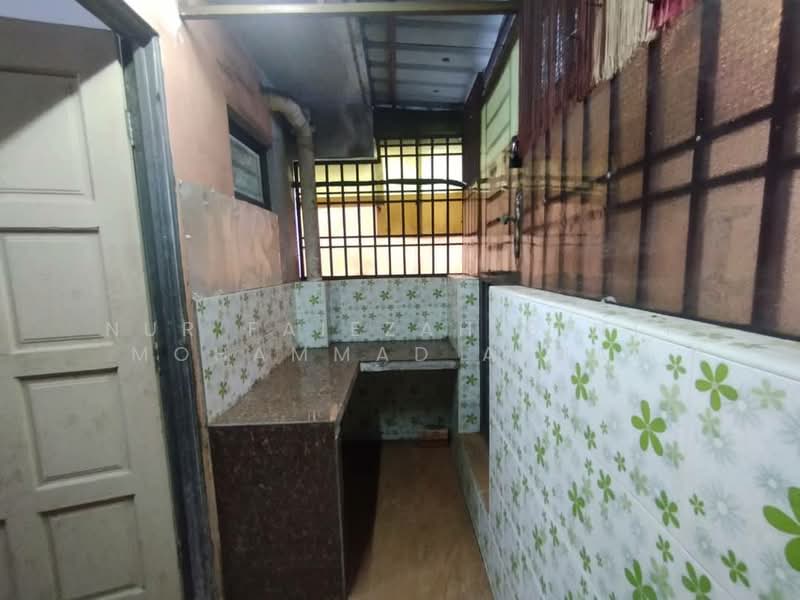 Taman Johor Jaya untuk Untuk Dijual - RM 375,000, Feb 2026 - Kitchen - PropertyGuru.com.my