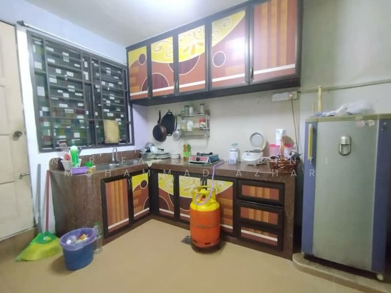 Taman Johor Jaya untuk Untuk Dijual - RM 375,000, Feb 2026 - Kitchen - PropertyGuru.com.my