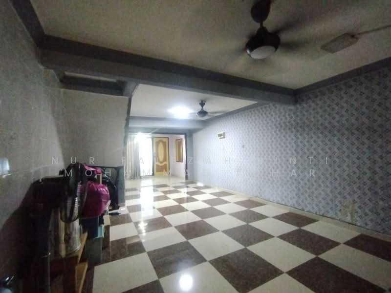 Taman Johor Jaya untuk Untuk Dijual - RM 375,000, Feb 2026 - Living Room - PropertyGuru.com.my