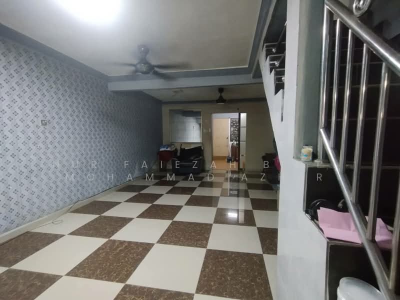Taman Johor Jaya untuk Untuk Dijual - RM 375,000, Feb 2026 - Living Room - PropertyGuru.com.my