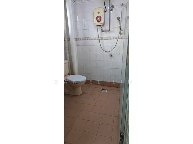Apartment for Sale at Pangsapuri Sri Pelangi - Daniel Lim - Bathroom - PropertyGuru.com.my