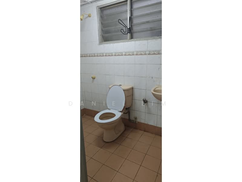 Apartment for Sale at Pangsapuri Sri Pelangi - Daniel Lim - Bathroom - PropertyGuru.com.my