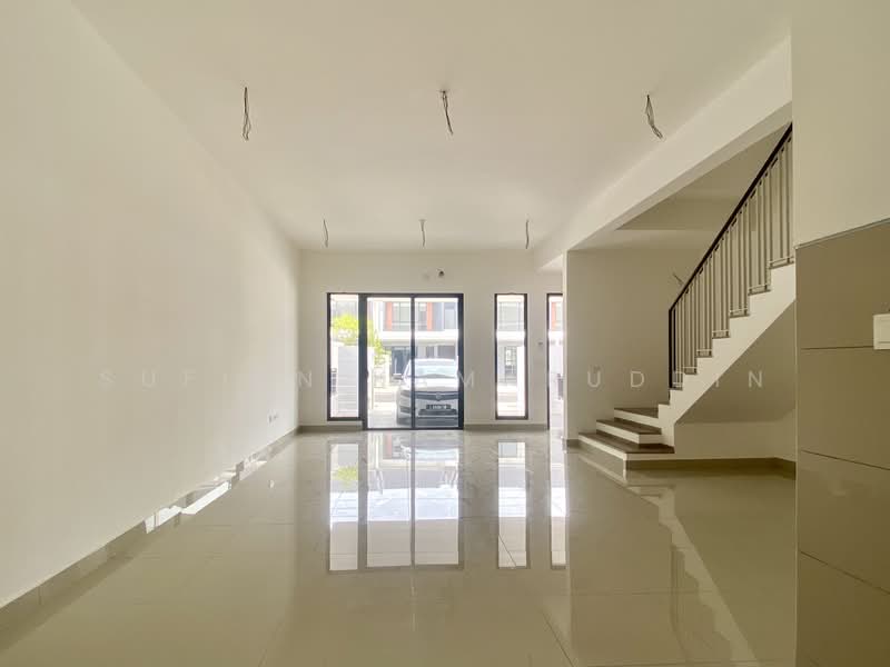 2-storey Terraced House for Rent in Shah Alam (Selangor) - Sufian Kamaruddin - Living Room - PropertyGuru.com.my