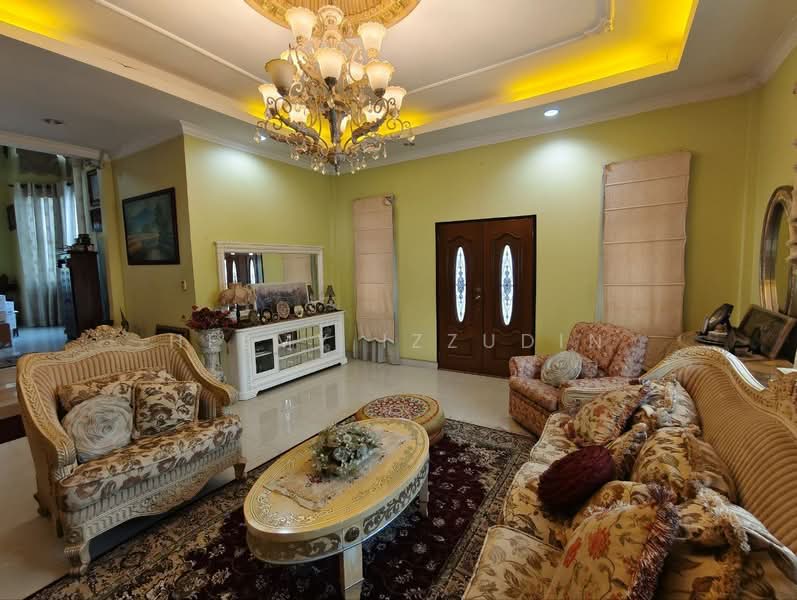 Bungalow for Sale in Seksyen 8 (Shah Alam) - HELMY IZZUDIN - Living Room - PropertyGuru.com.my