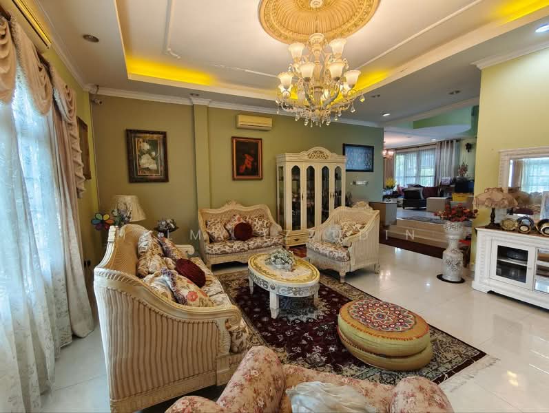 Bungalow for Sale in Seksyen 8 (Shah Alam) - HELMY IZZUDIN - Living Room - PropertyGuru.com.my