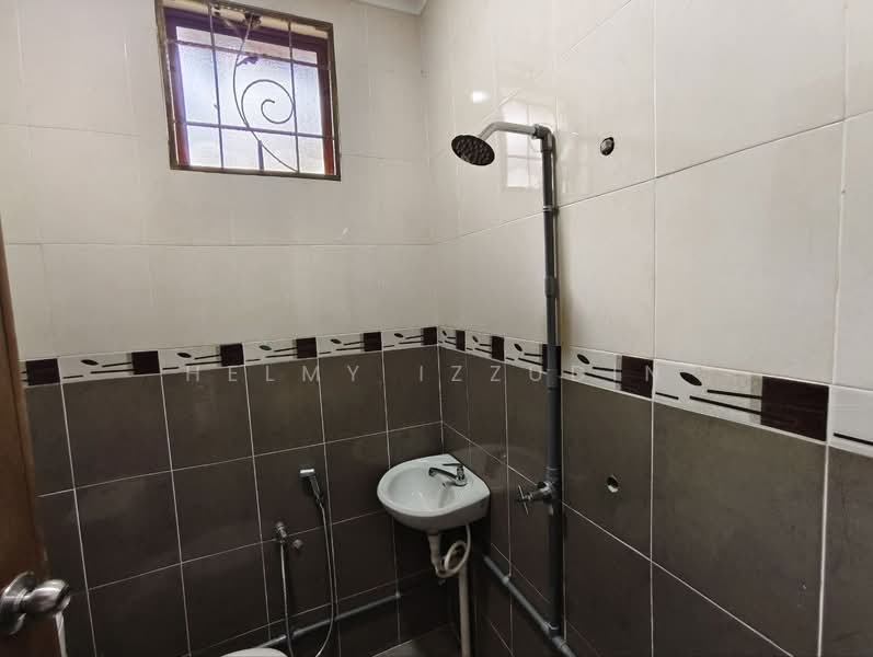 Bungalow for Sale in Seksyen 8 (Shah Alam) - HELMY IZZUDIN - PropertyGuru.com.my