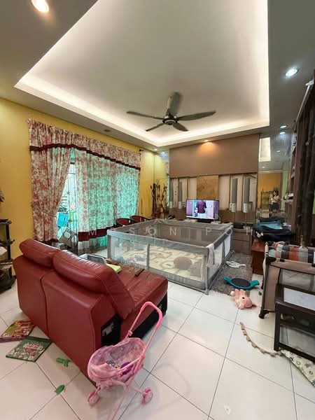 2-storey Terraced House for Sale in Taman Impian Emas (Skudai) - Simpson Poh - Living Room - PropertyGuru.com.my