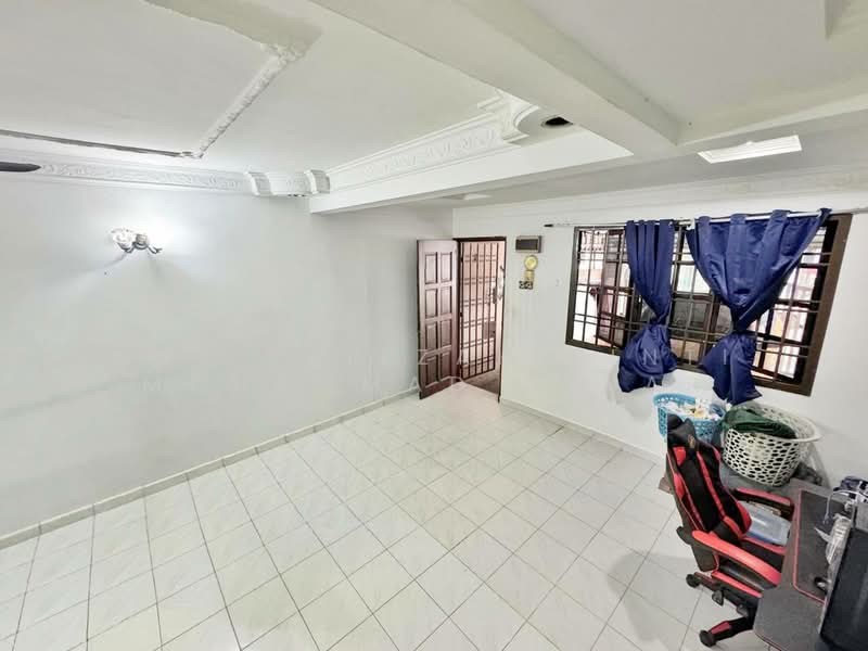 Taman Johor Jaya untuk Untuk Dijual - RM 350,000, Feb 2026 - Living Room - PropertyGuru.com.my
