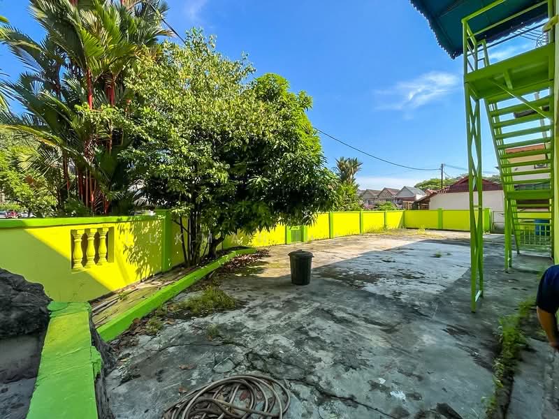 2-storey Terraced House for Sale in Seksyen 19 (Shah Alam) - Lukman Hakim - Exterior - PropertyGuru.com.my
