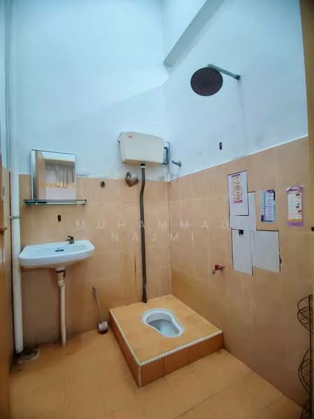 Sungai Mak Ikar, Kerteh untuk Untuk Dijual - RM 280,000, Feb 2026 - Bathroom - PropertyGuru.com.my