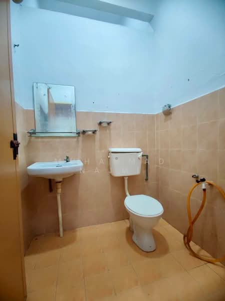 Sungai Mak Ikar, Kerteh untuk Untuk Dijual - RM 280,000, Feb 2026 - Bathroom - PropertyGuru.com.my