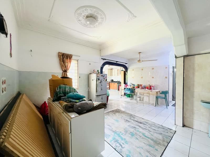 2-storey Terraced House for Sale in Seksyen 27 (Shah Alam) - Lukman Hakim - Kitchen - PropertyGuru.com.my
