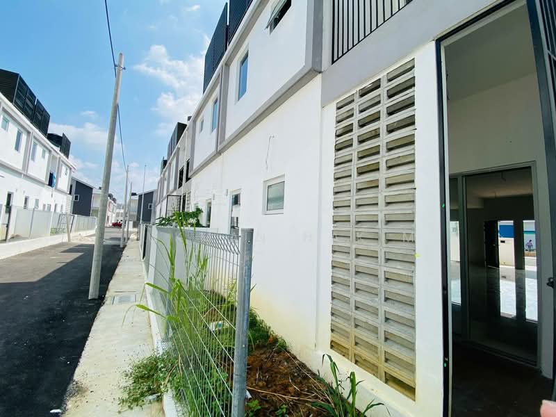 Terraced House for Sale in Kampung Selangor Dredging (Dengkil) - Lukman Hakim - PropertyGuru.com.my