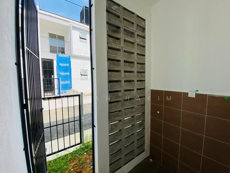 Terraced House for Sale in Kampung Selangor Dredging (Dengkil) - Lukman Hakim - PropertyGuru.com.my
