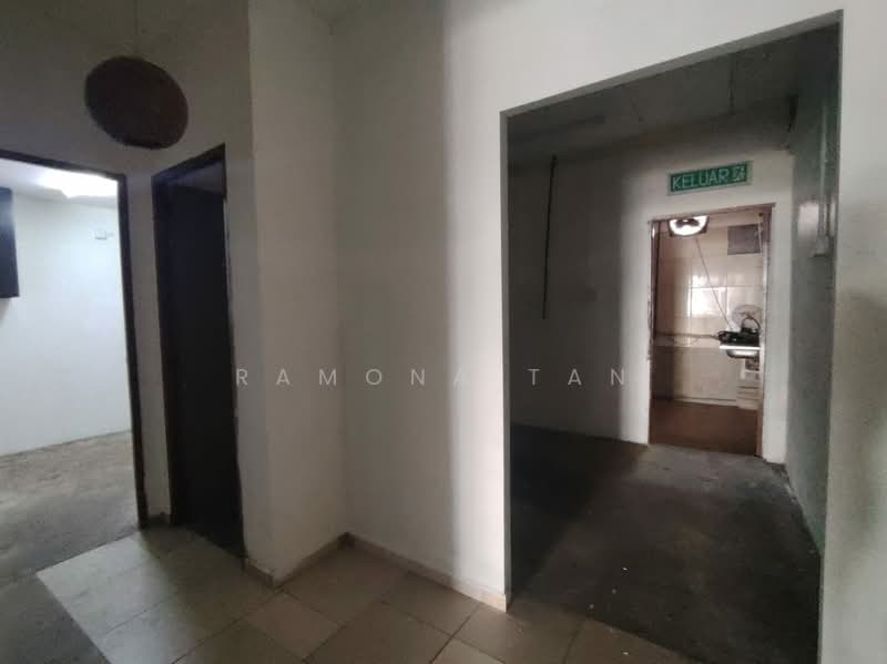 Shop for Rent in Taman Melaka Raya (Melaka City) - Ramona Tan - Corridor - PropertyGuru.com.my