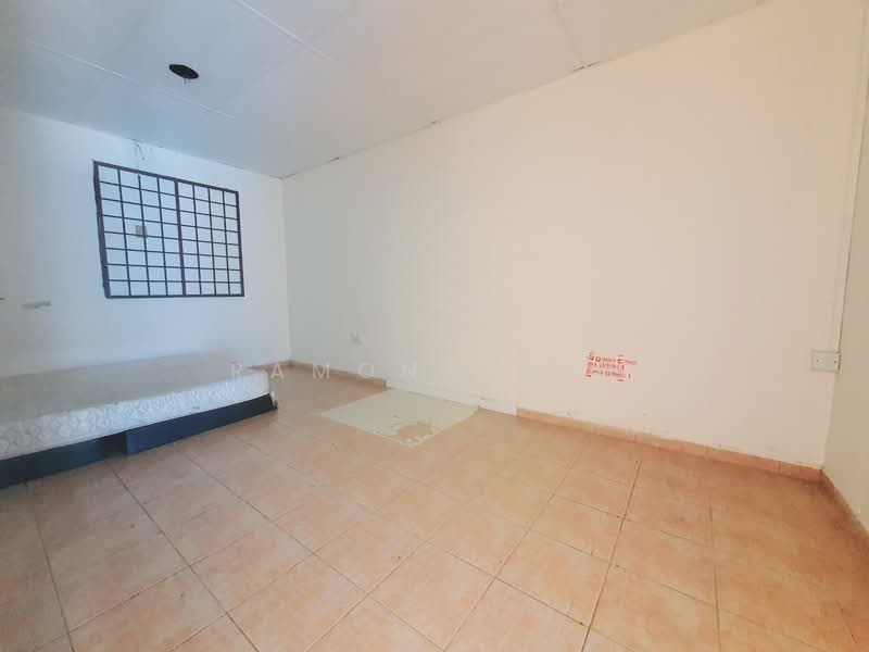 Shop for Rent in Taman Melaka Raya (Melaka City) - Ramona Tan - Interior - PropertyGuru.com.my